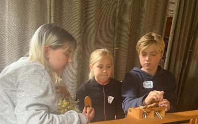 Sommarskule Gamle Innvik Ullvarefabrikk