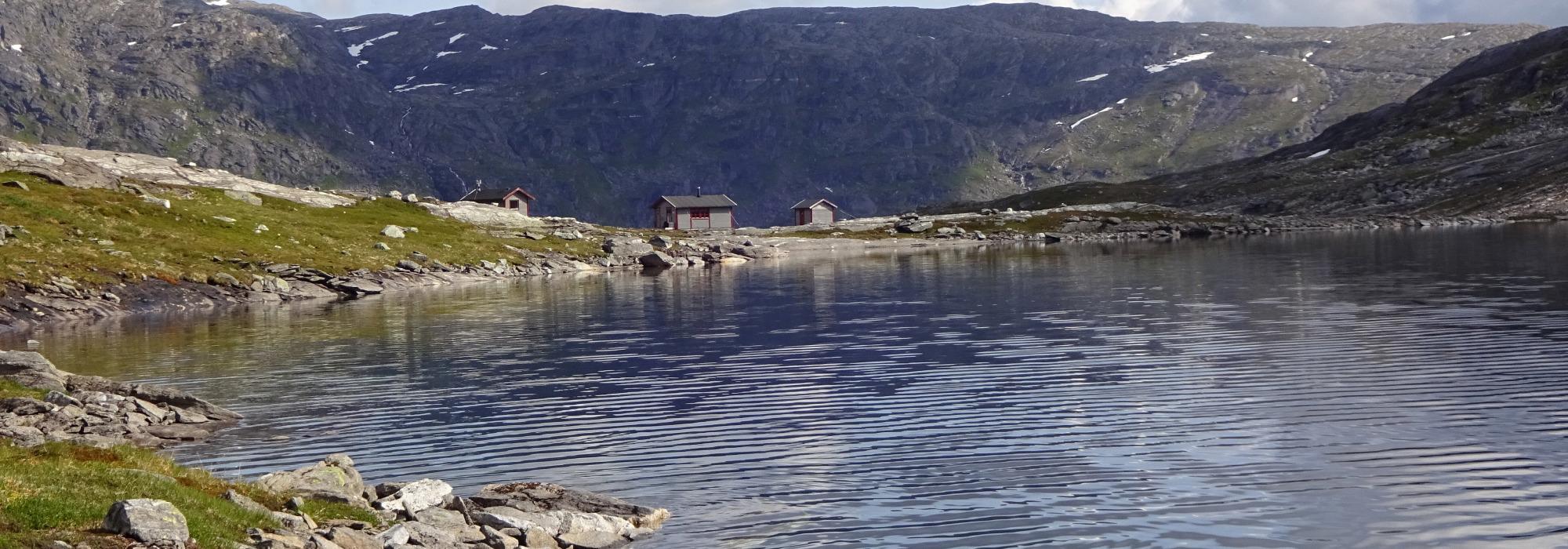 Vandretur under Skittendalstinden