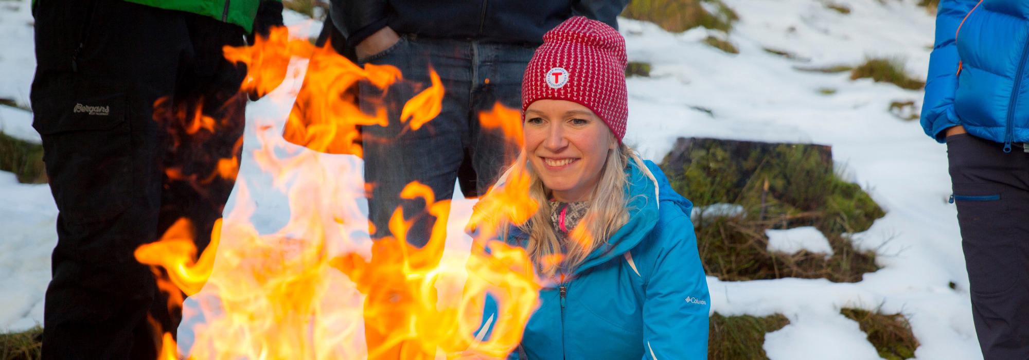 MER INFO KOMMER - Båltur til Fløyen med DNT nærtur Bergen med språktreningsgruppen "Til Topps"